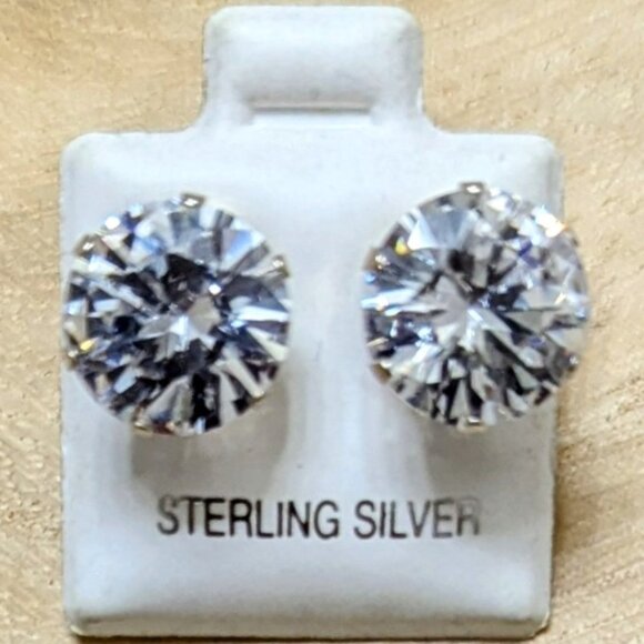 🆕.925 STERLING SILVER ROUND CUBIC ZIRCONIA STUD EARRINGS - UNISEX - Picture 1 of 1